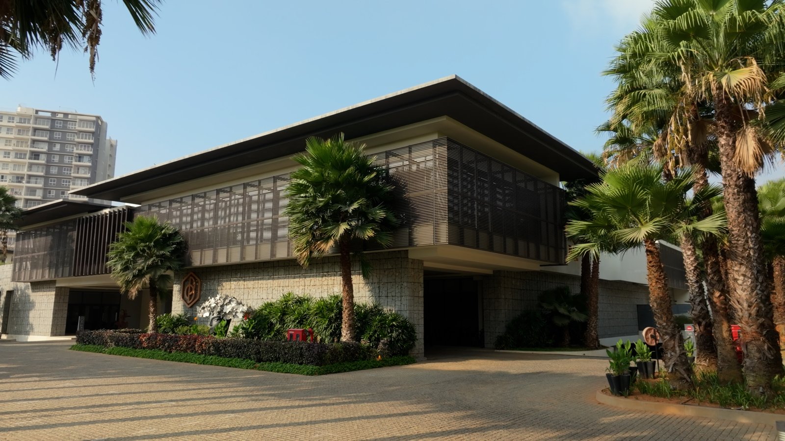 DJI_0402.00_00_10_23.Still024