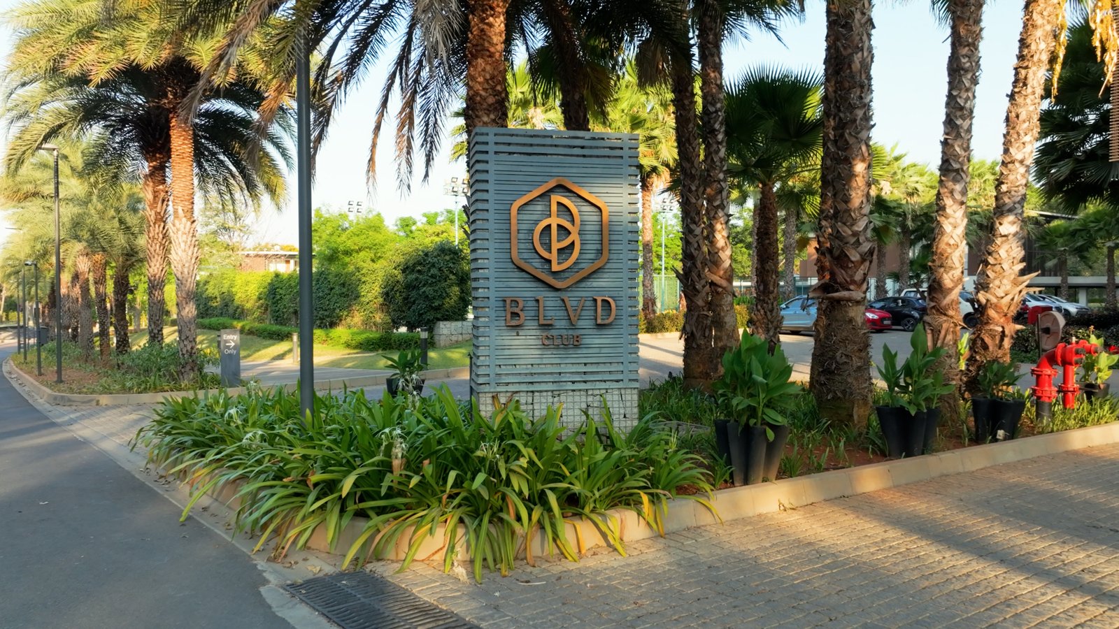 DJI_0402.00_00_33_10.Still022